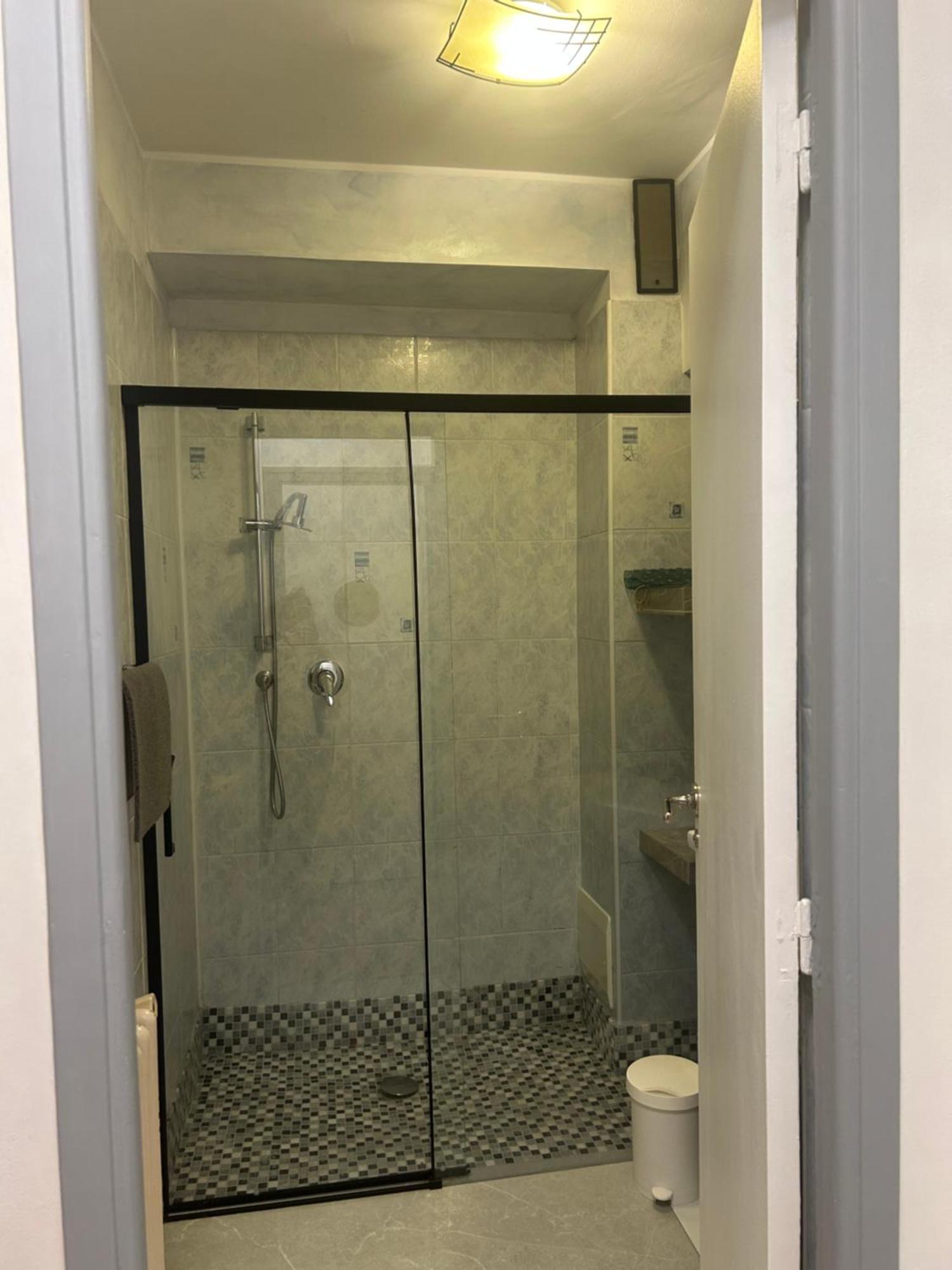 Location Saisonniere Appartement Menton Buitenkant foto