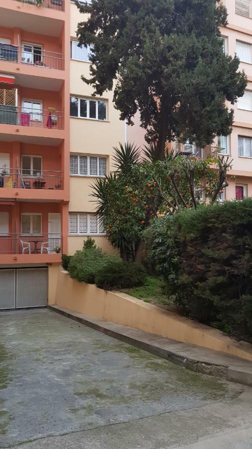 Location Saisonniere Appartement Menton Buitenkant foto